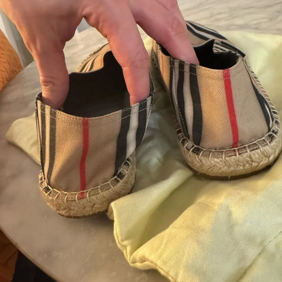 Authentic Burberry espadrilles 42 NWOB - Picture 3 of 9